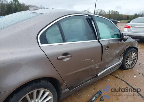 2011 Volvo S80 T6 z USA, uszkodzony, nr VIN YV1902AH3B1139957